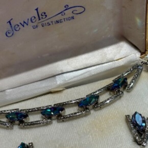 Vintage Esha Randel Silver-toned Necklace and Earrings(with box) - Picture 2 of 6